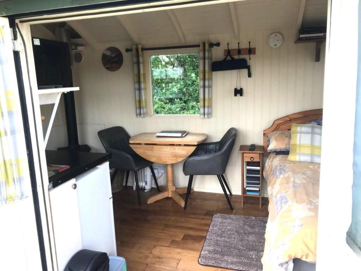 Holiday home Idyllic Shepherds Hut Glorious Views To South Downs 'perch' Uckfield