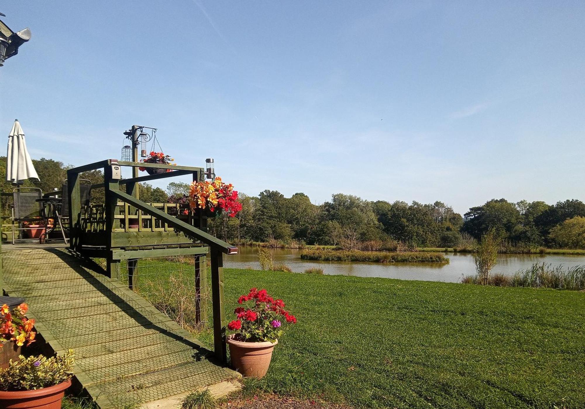 Holiday home Idyllic Shepherds Hut Glorious Views To South Downs 'perch'