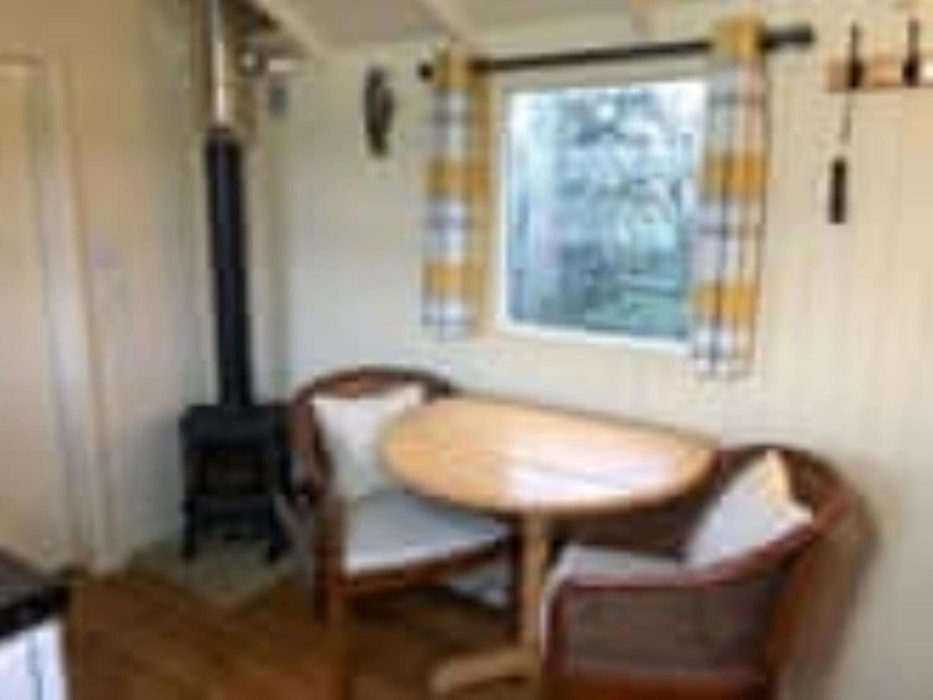 Idyllic Shepherds Hut Glorious Views To South Downs 'perch' Holiday home Uckfield